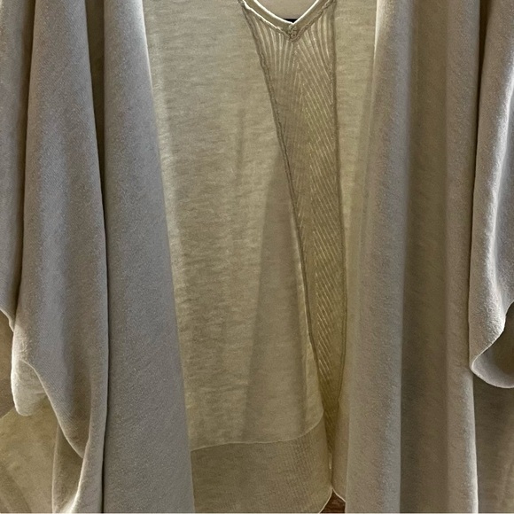 Lululemon Free To Coast Wrap, Creme - Picture 3 of 7